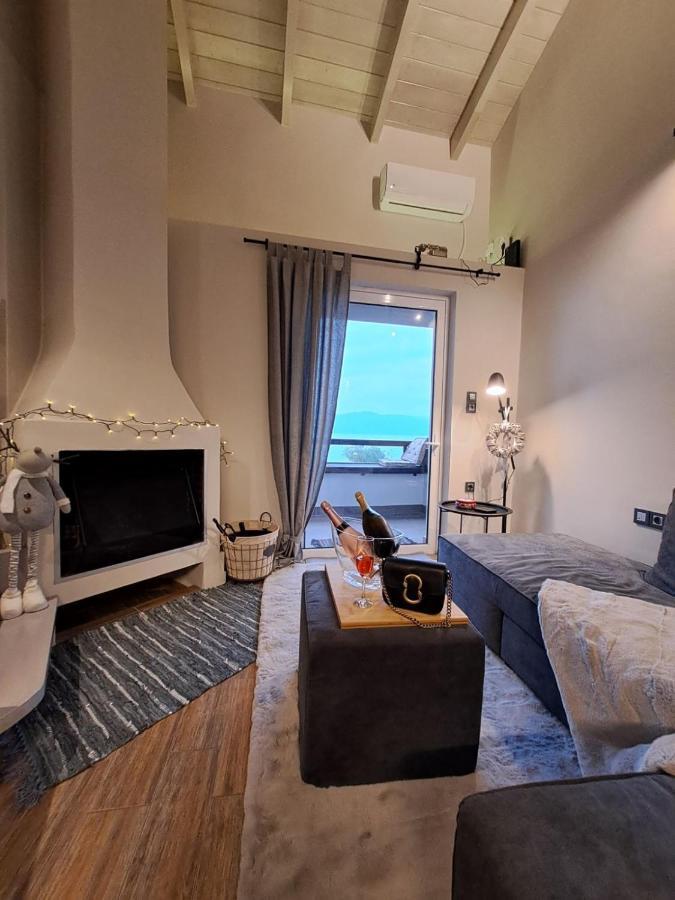 Vrachos Suites Егіо Екстер'єр фото